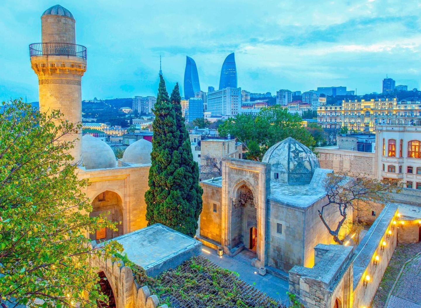 R Studios Old Baku Luaran gambar