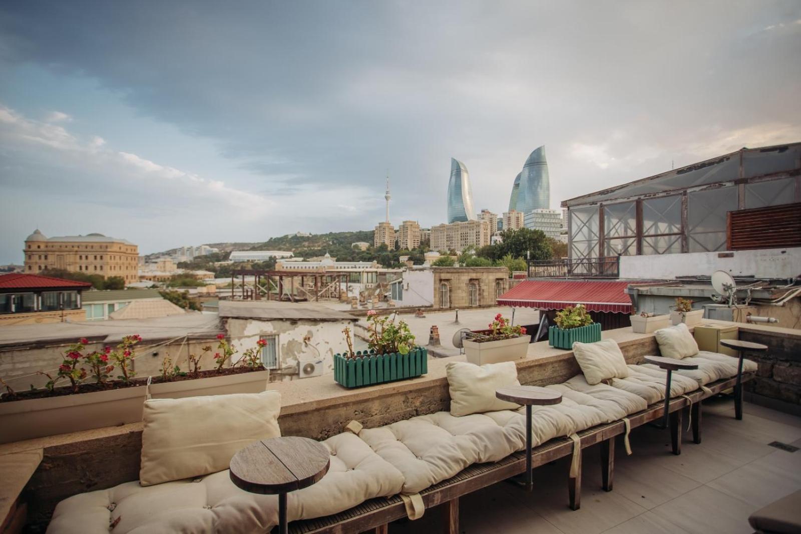 R Studios Old Baku Luaran gambar