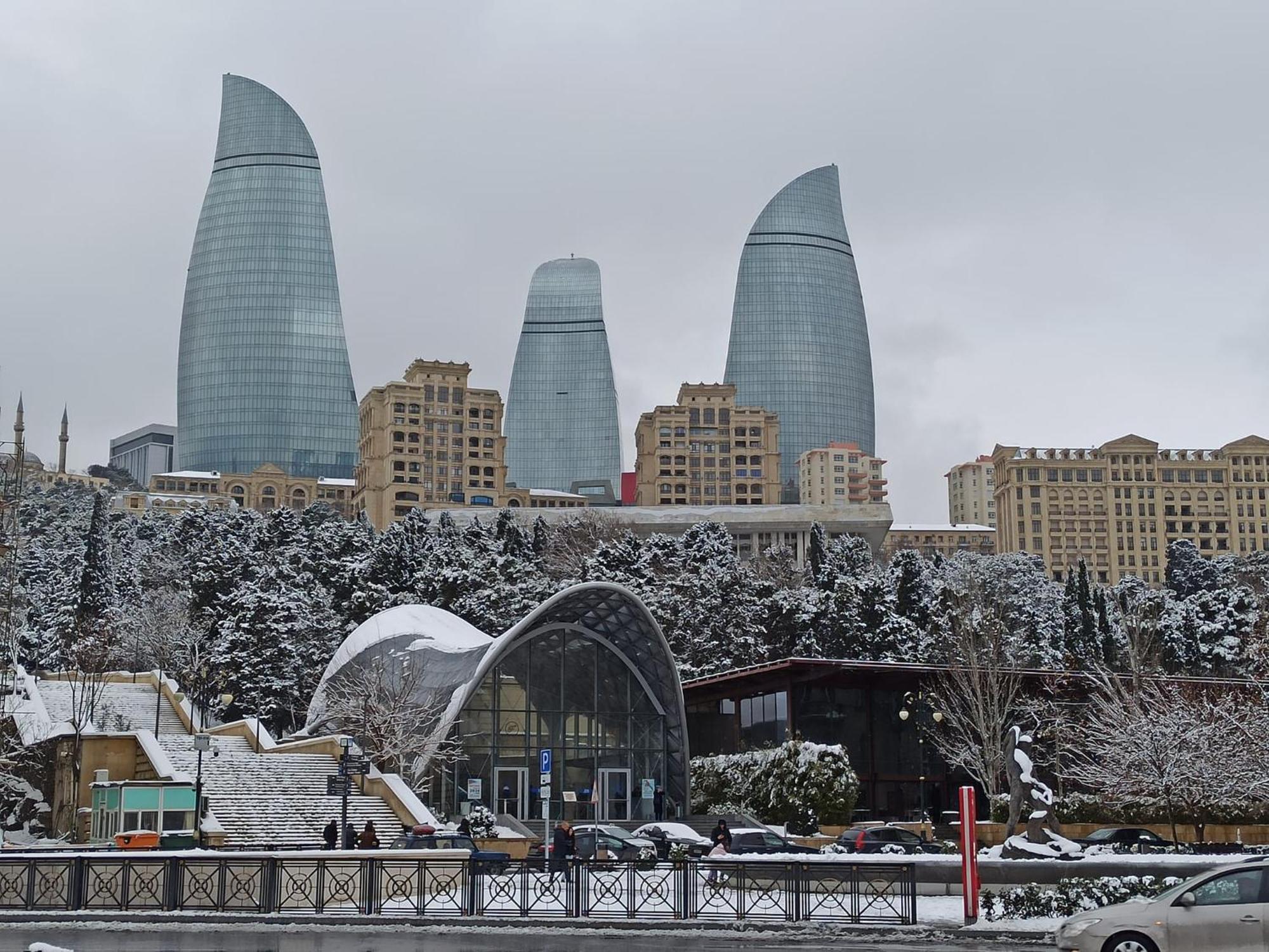 R Studios Old Baku Luaran gambar
