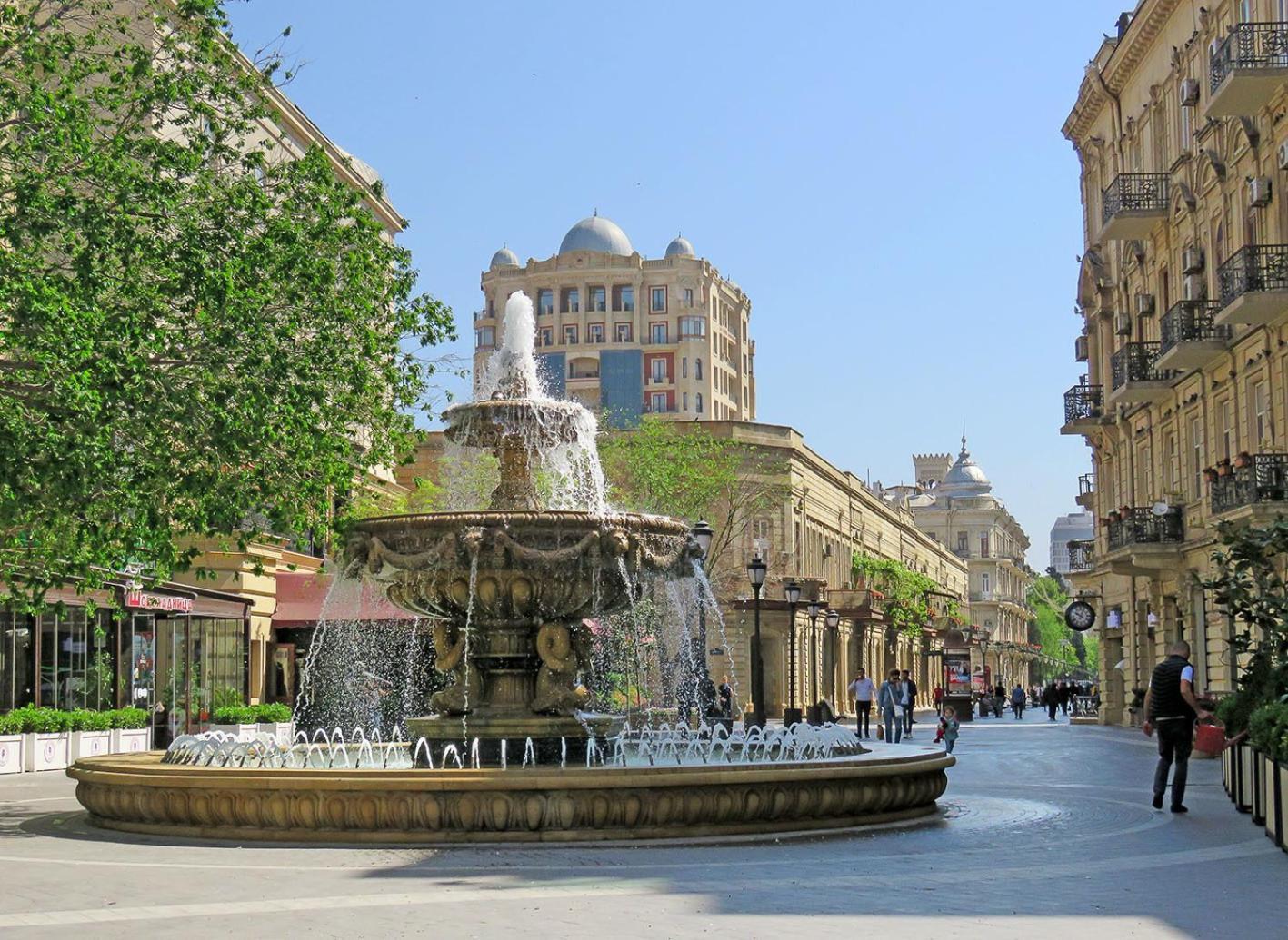 R Studios Old Baku Luaran gambar