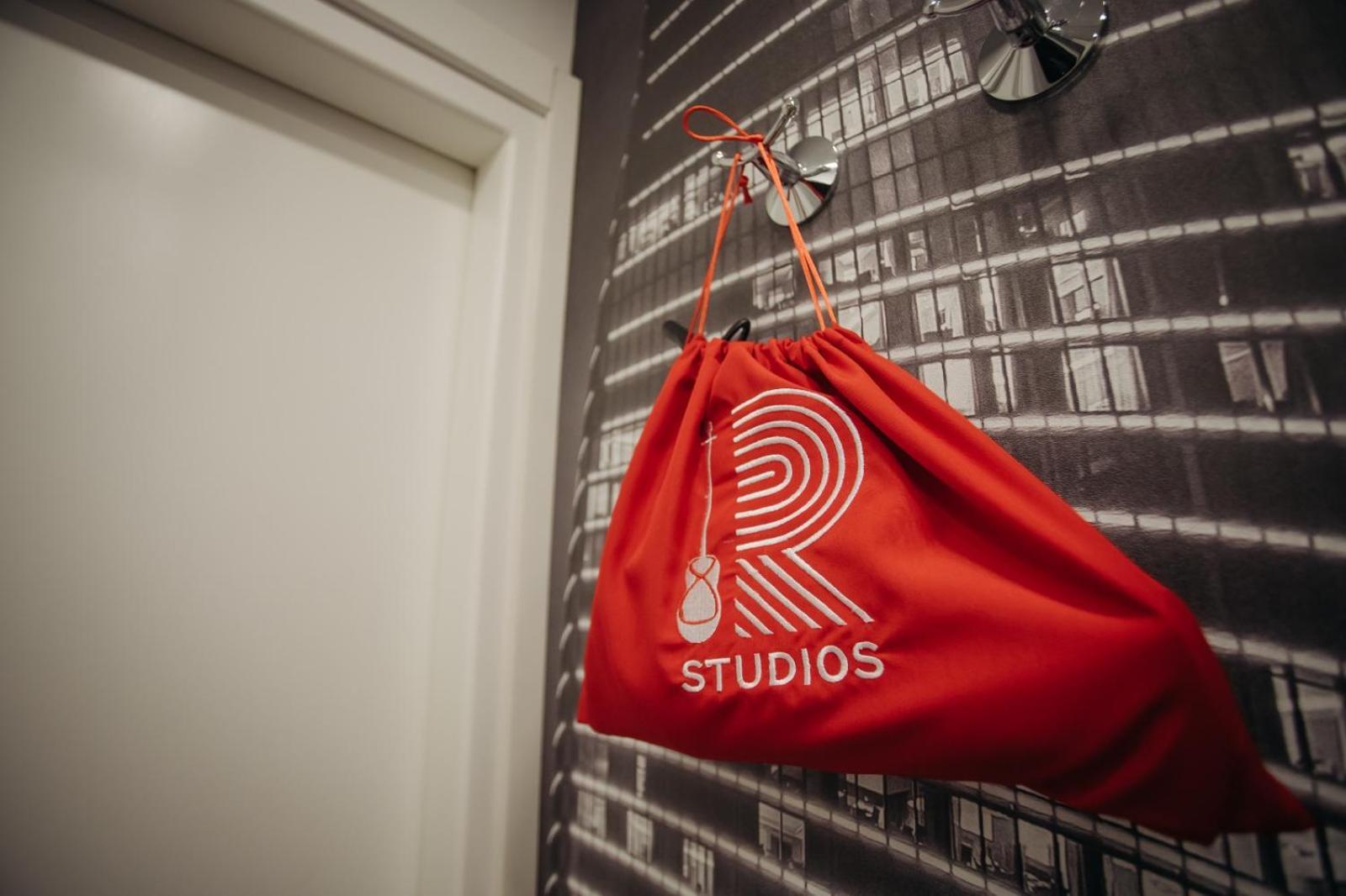 R Studios Old Baku Luaran gambar